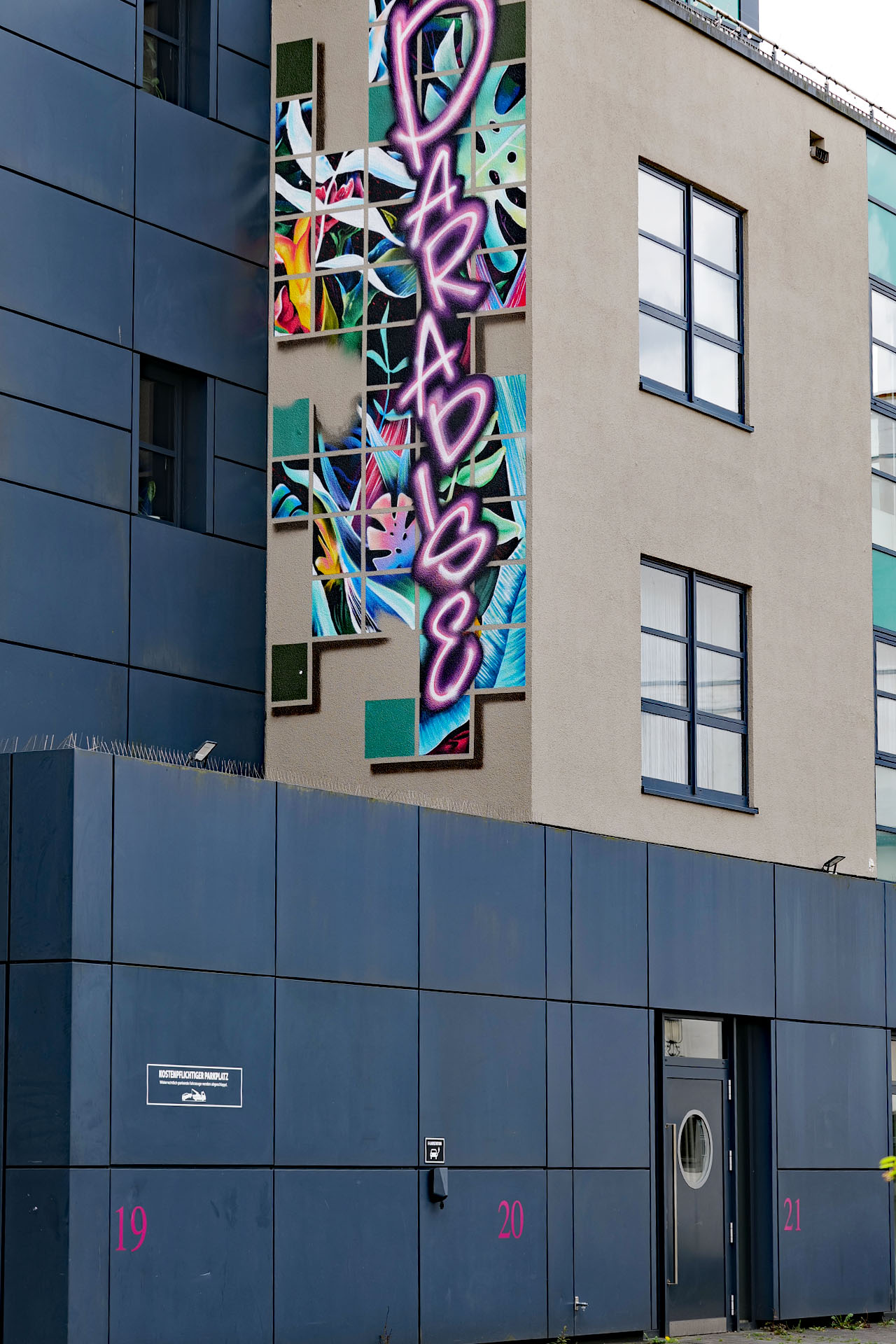 E_Ladesäule_Superbude_Altona_3_hk